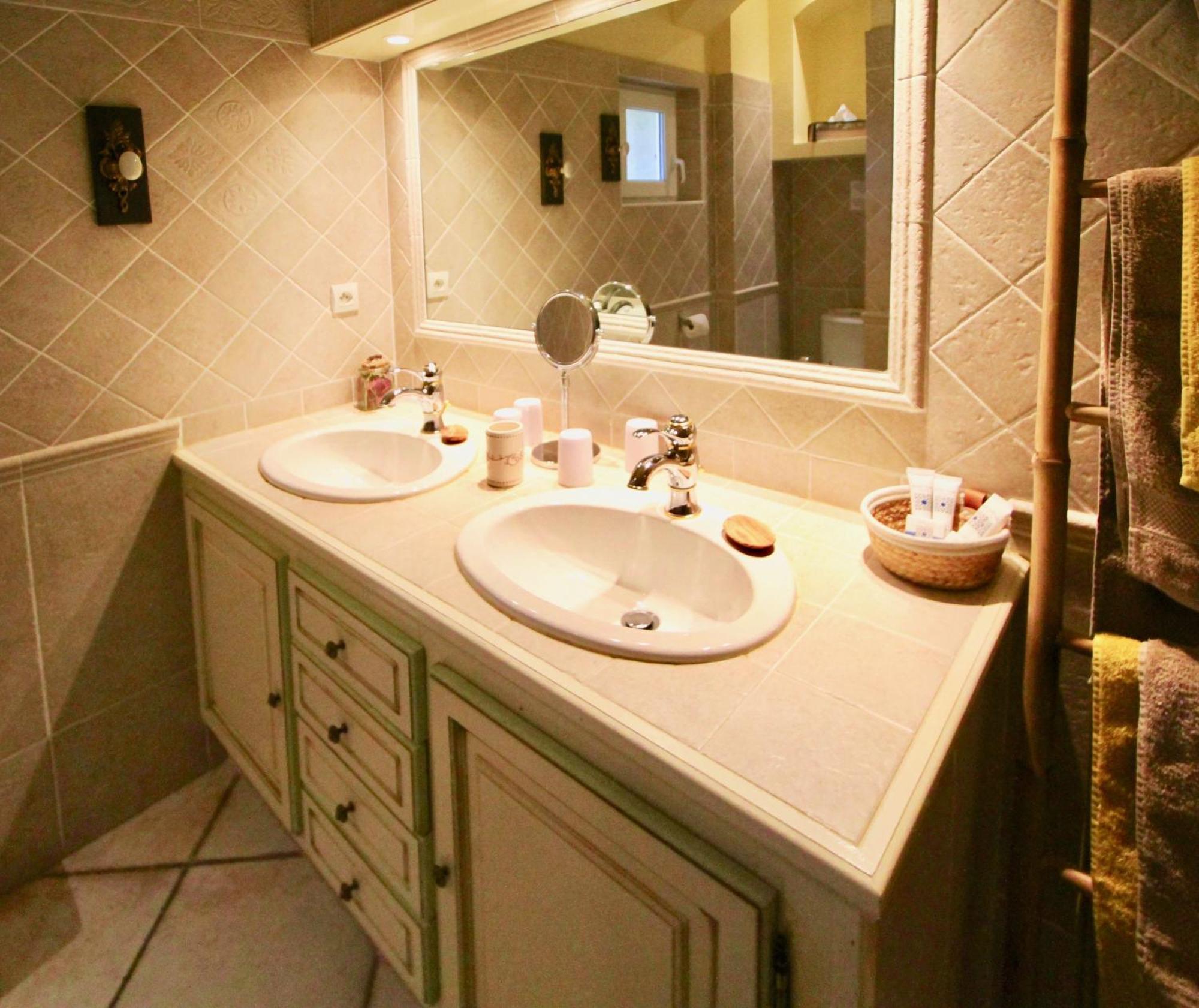 Fontaine Des Magnarelles Hotel Althen-des-Paluds Bilik gambar