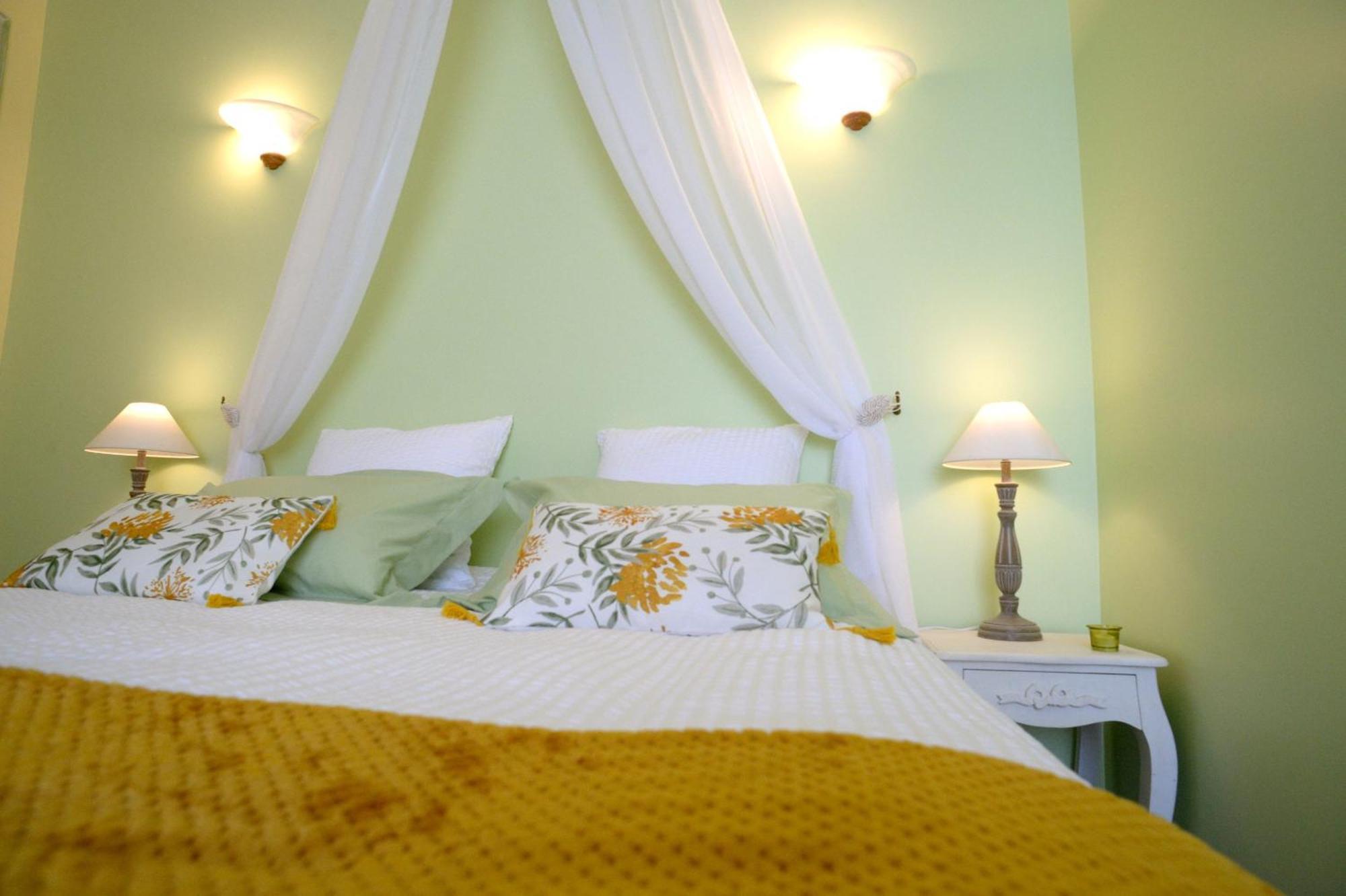 Fontaine Des Magnarelles Hotel Althen-des-Paluds Bilik gambar
