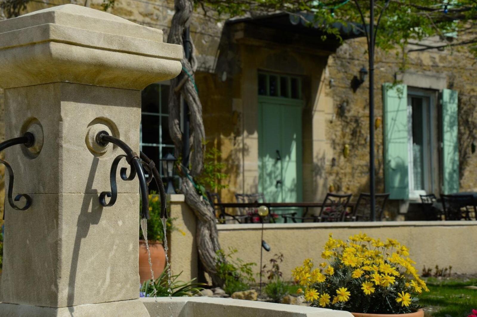 Fontaine Des Magnarelles Hotel Althen-des-Paluds Luaran gambar